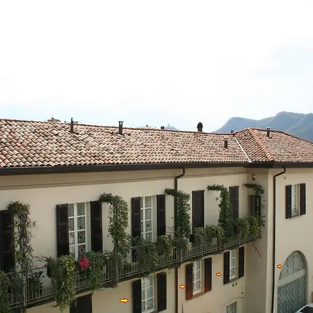 La Funicolare A Lago Como