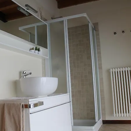 La Funicolare A Lago Apartment *